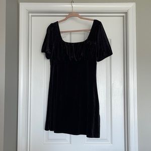 Black Velvet Puffed Sleeve Dress